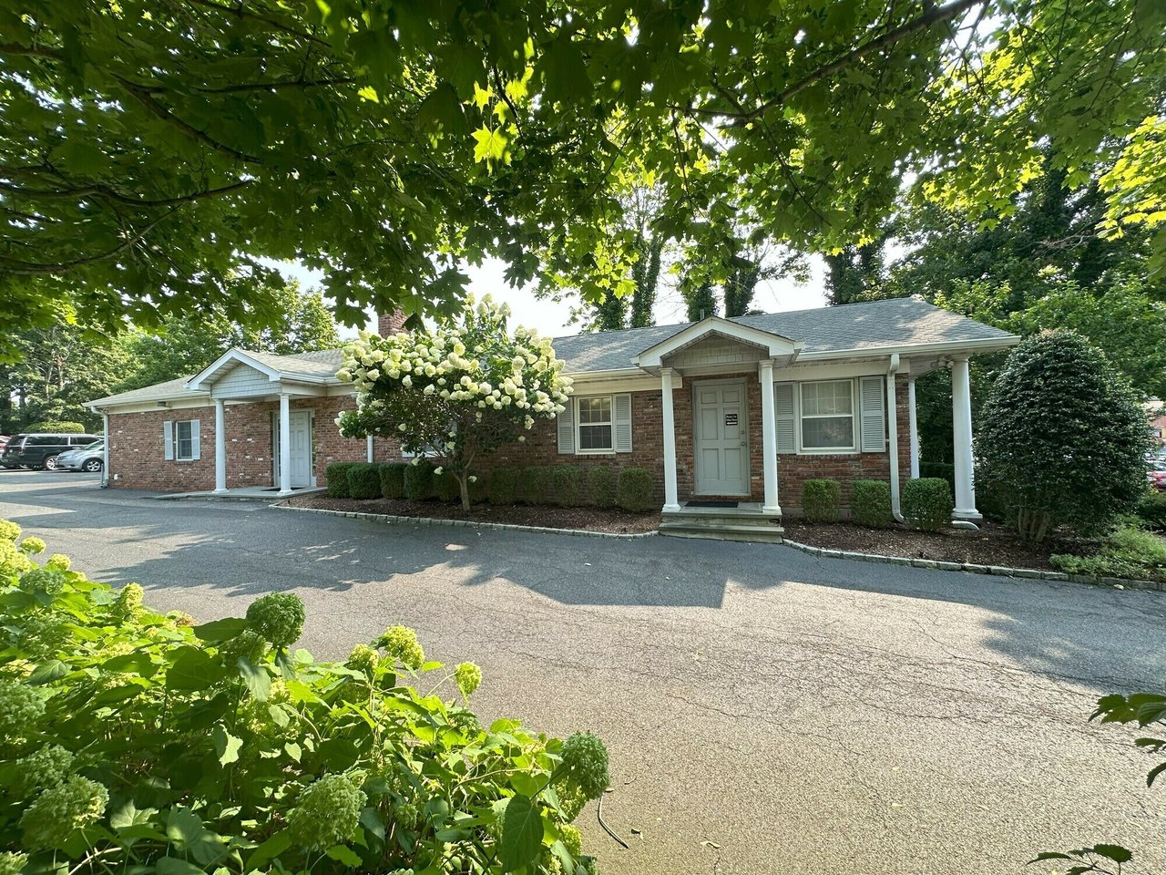 445 Main Street, Center Moriches