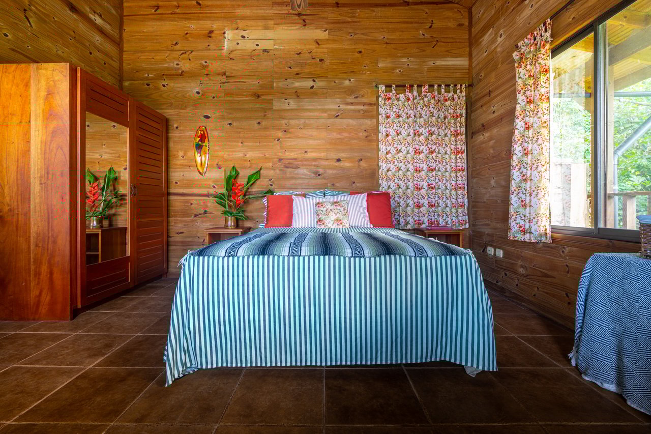 VILLA KRISTINA MARIA - 3.84 ACRES - PERLA DE BALLENA ESTATES