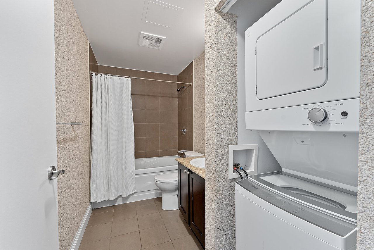 2191 Yonge Street Unit: L7