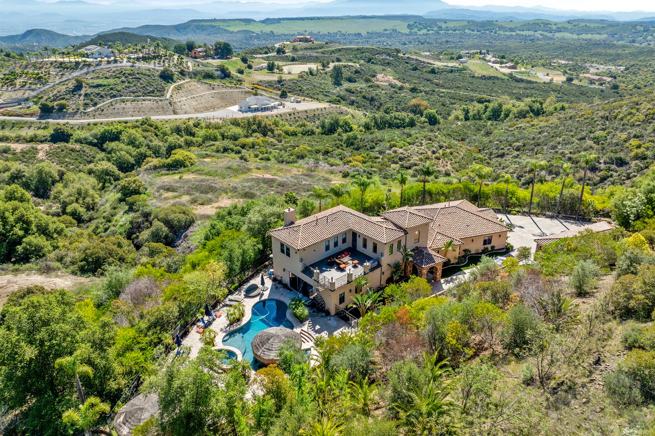 21128 Via Los Laureles
