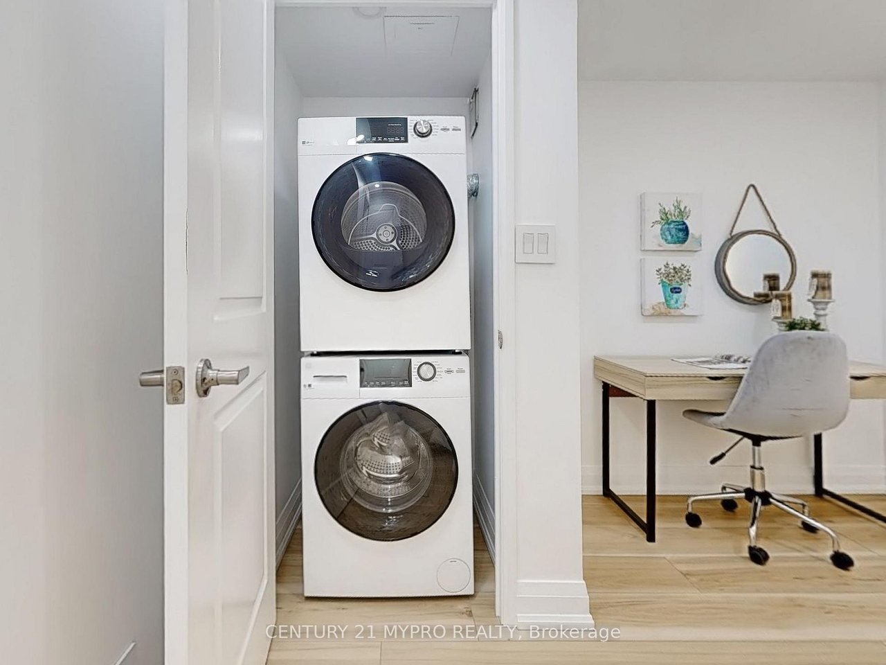 HOLLYWOOD PLAZA PENTHOUSE