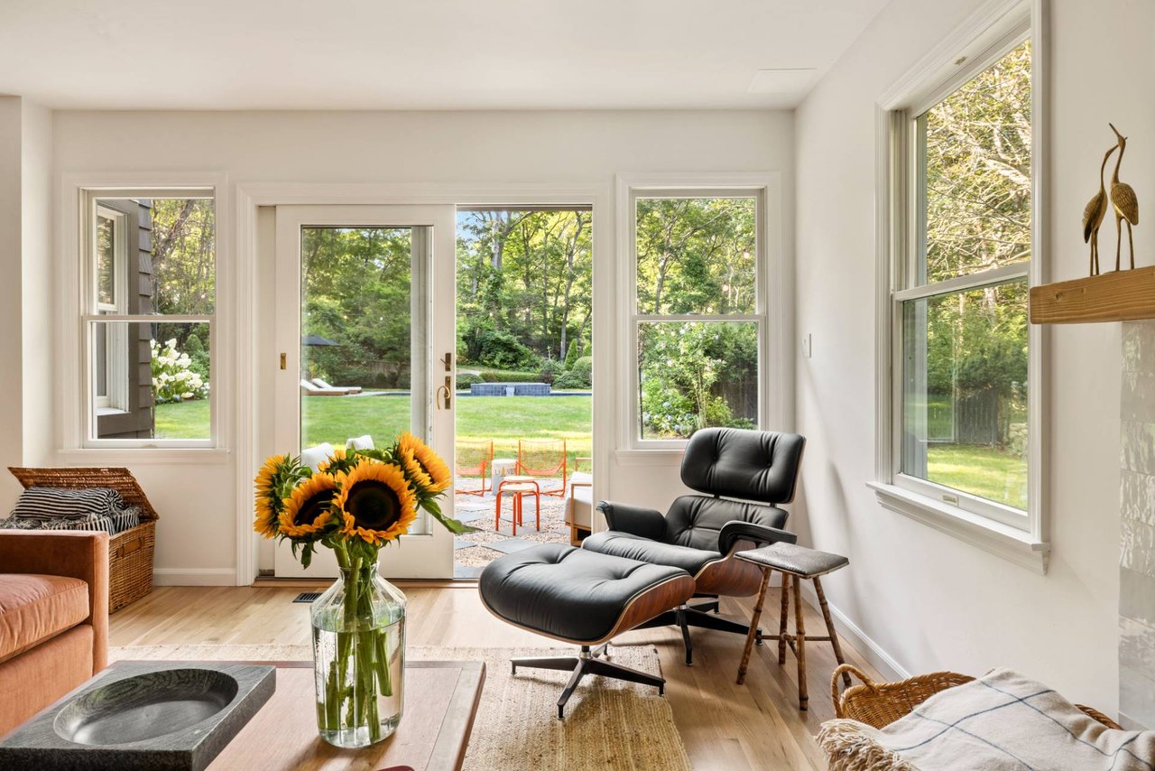 7 Wooded Oak Lane, East Hampton