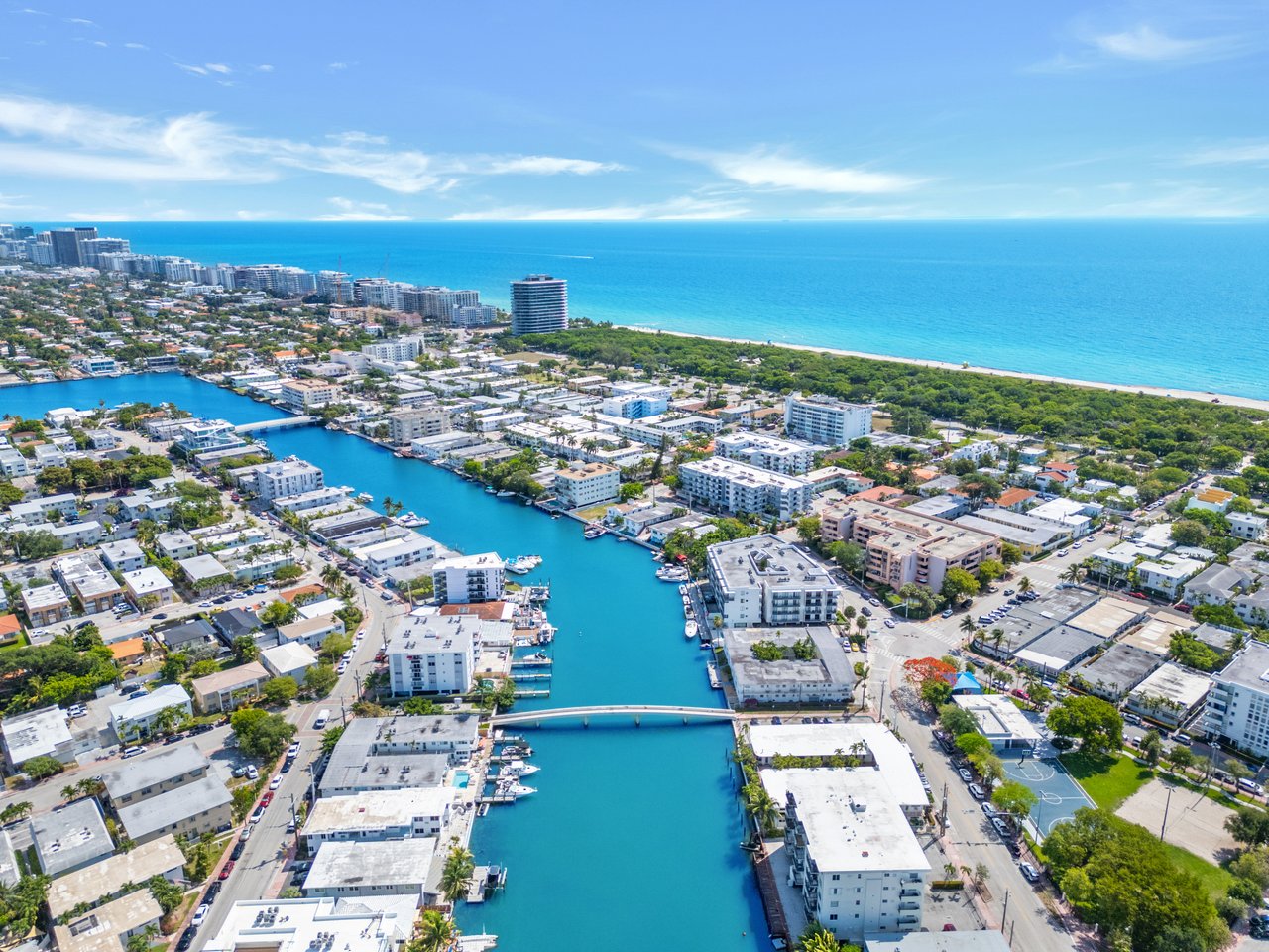 🌊 Waterfront One-Bedroom with Balcony – Miami Beach Lifestyle!