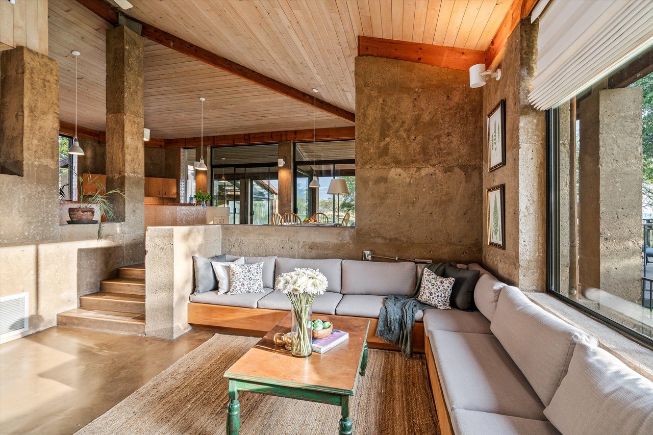 85 Hog Canyon Road