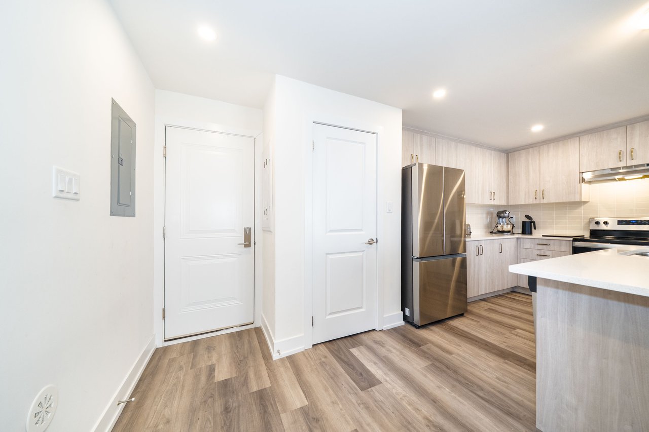 6 Sayers Lane, 10
