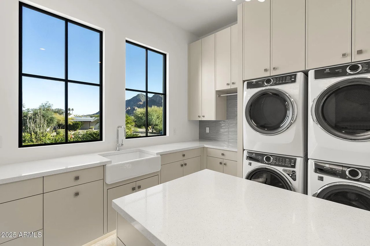 4534 E PEBBLE RIDGE Road