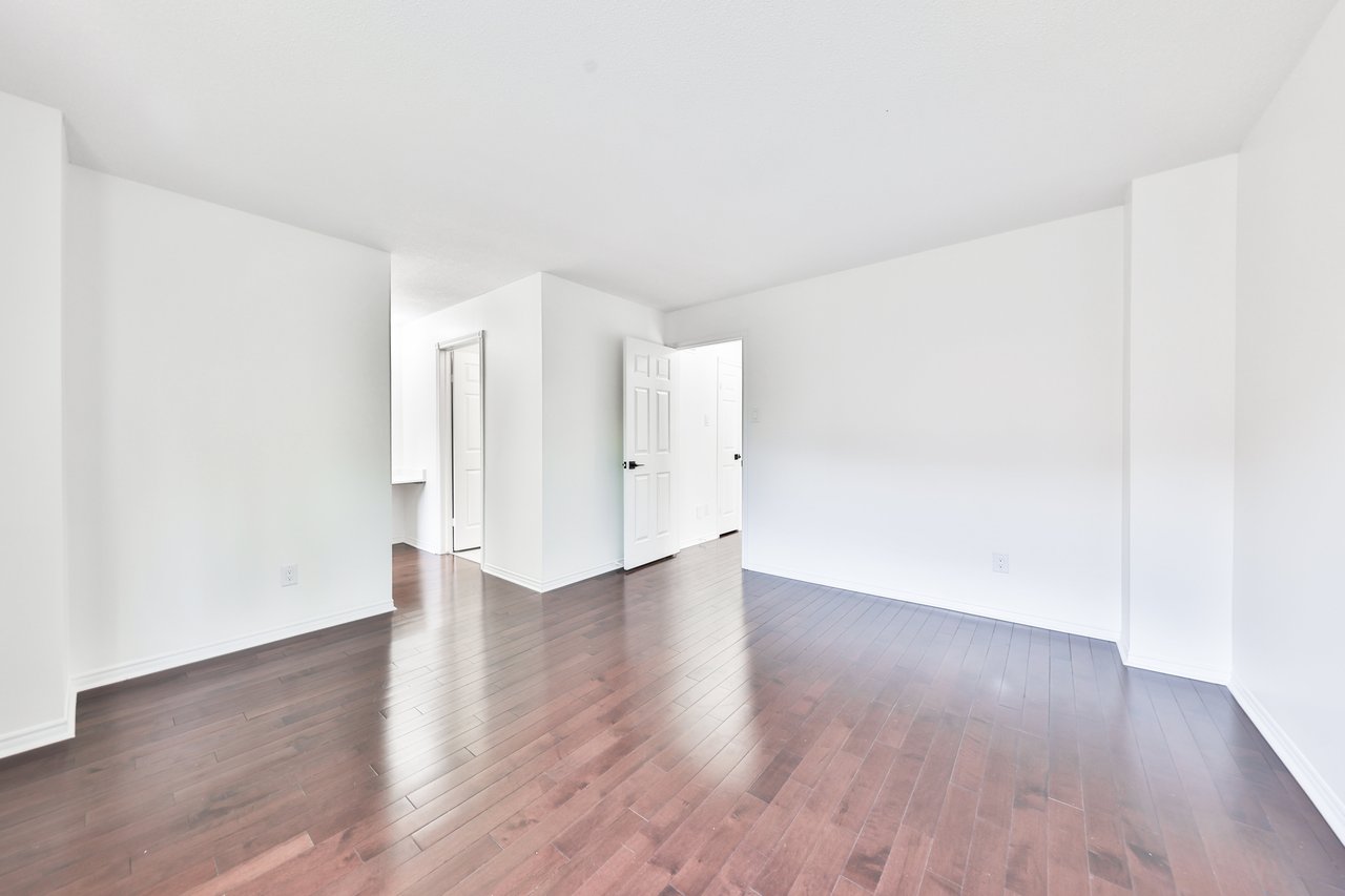 2-4635 Regents Terrace, Mississauga