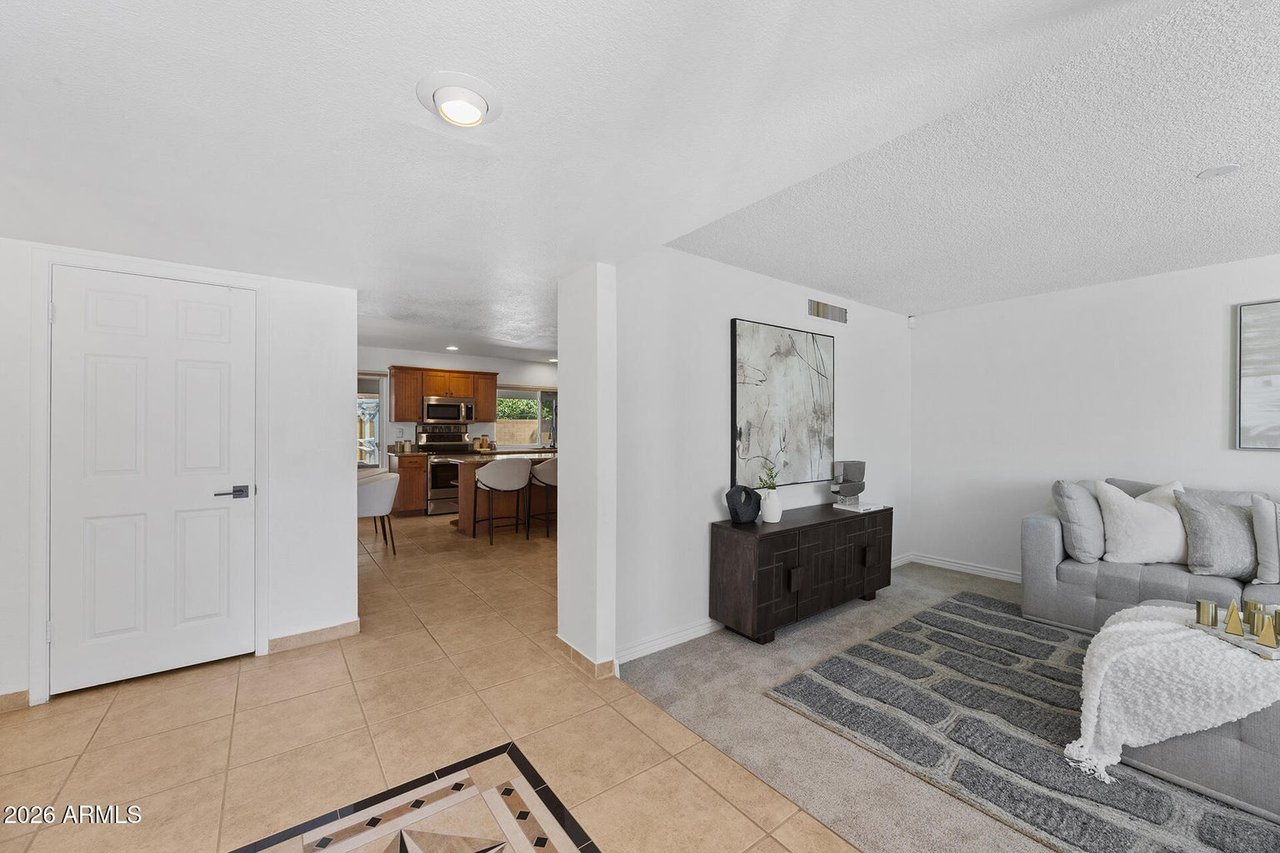 1128 W MONTE Avenue