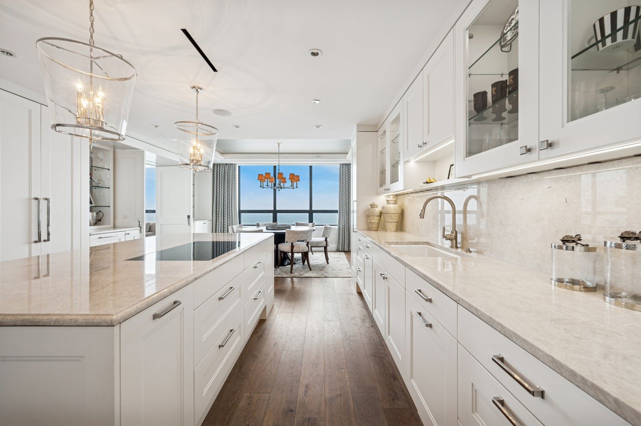 180 E Pearson Street Unit: 5603