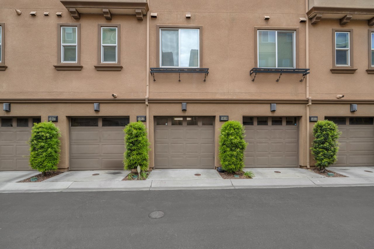 5659 Daylily St