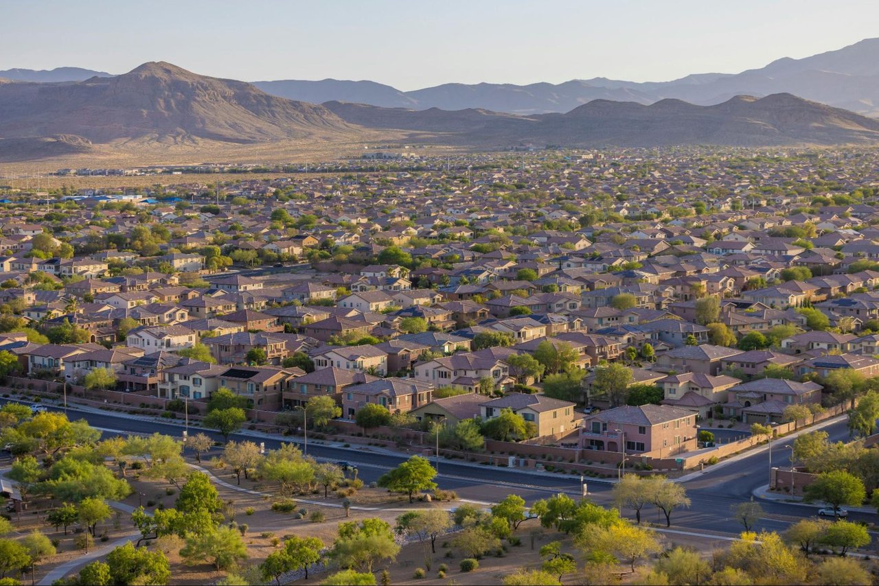 Henderson vs. Summerlin: Which Las Vegas Suburb Is Right for You?