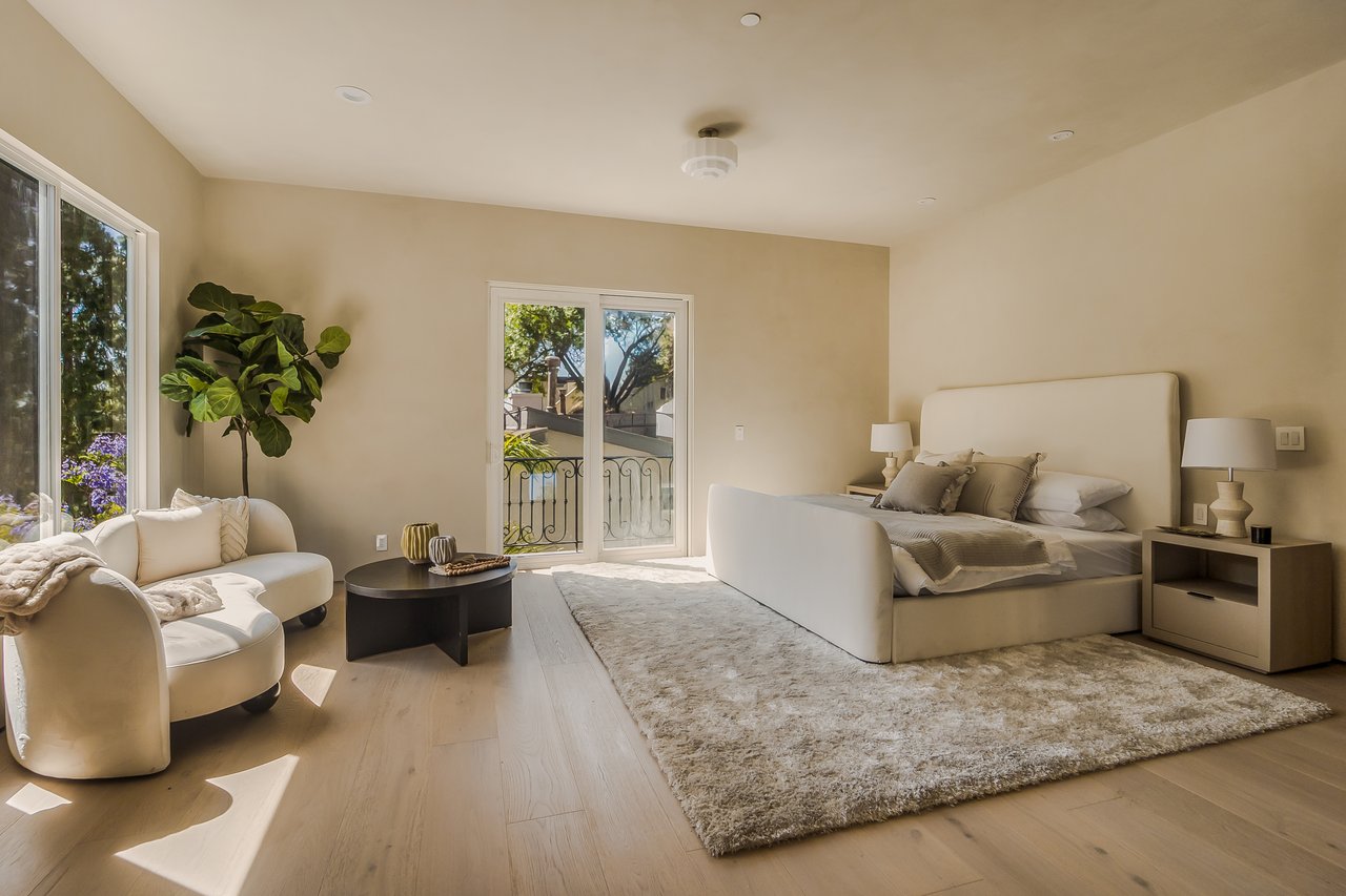 1969 Curson Pl, Hollywood Hills 