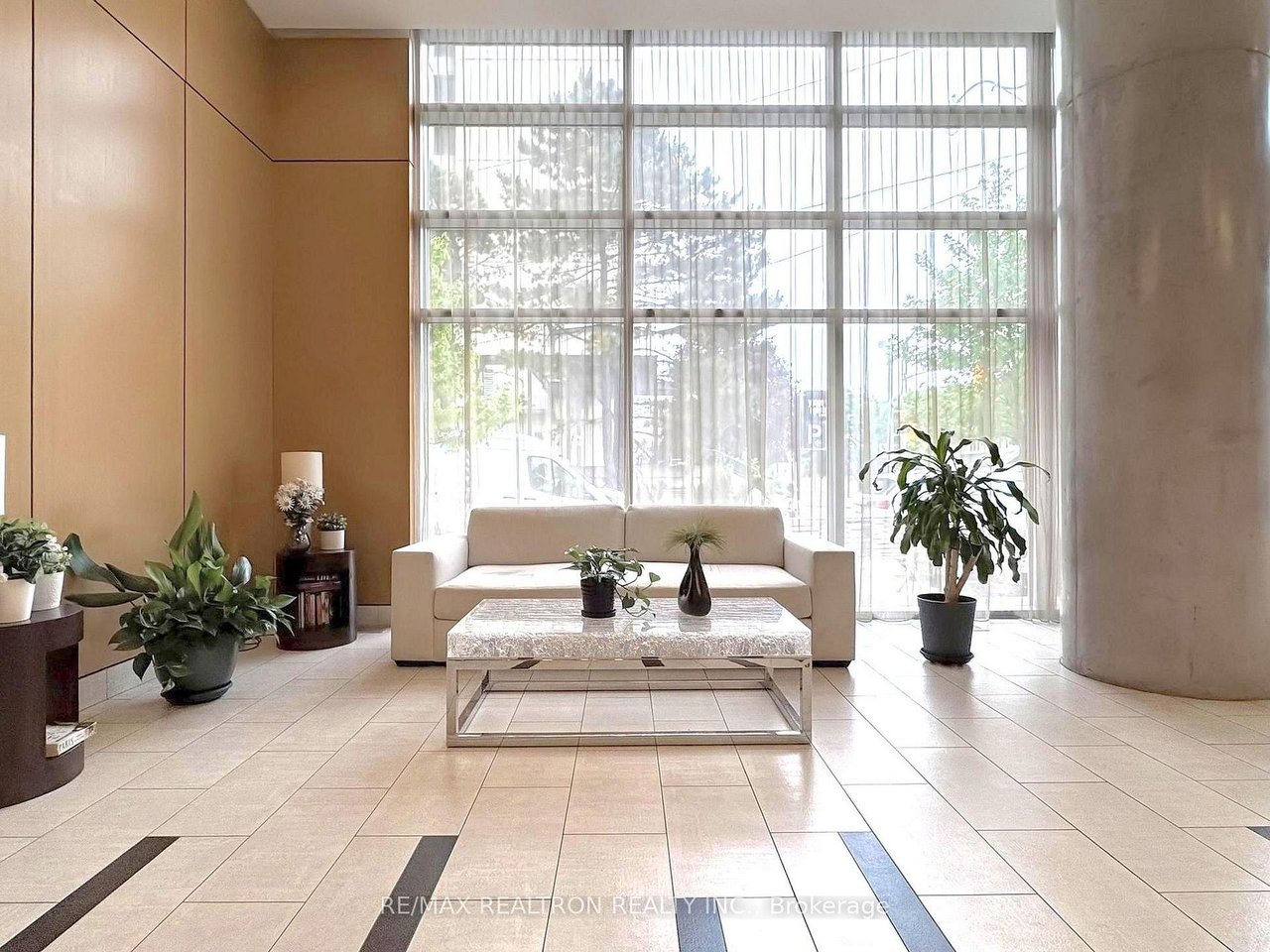 PENTHOUSE ON ENGLINGTON CROSSTOWN LRT