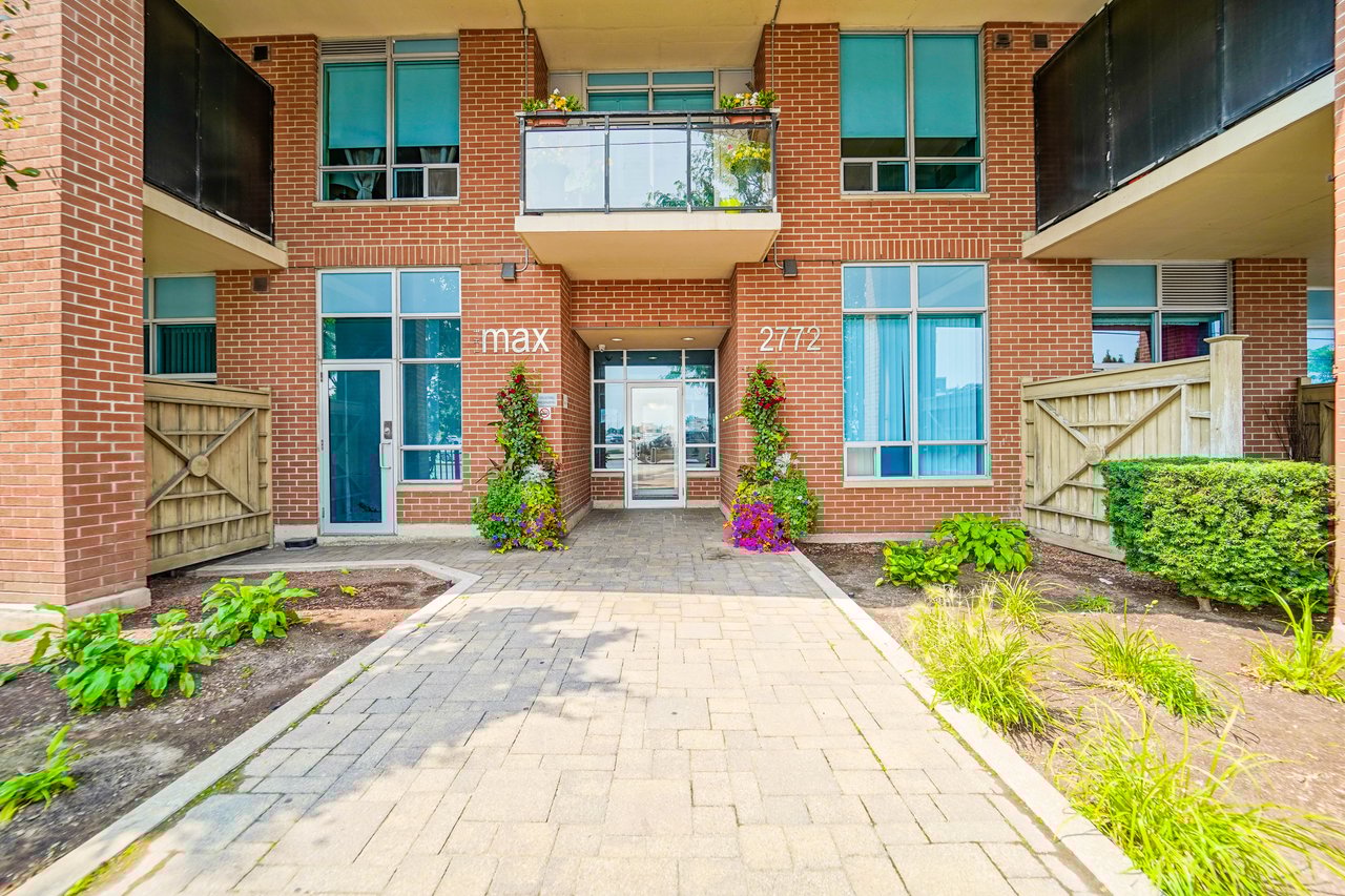 2772 Keele St 303