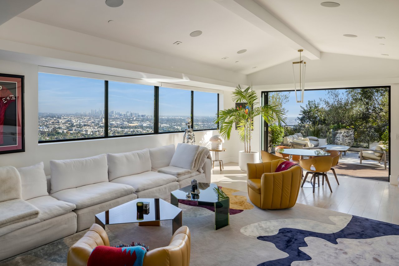 8080 Laurel View Dr, Los Angeles