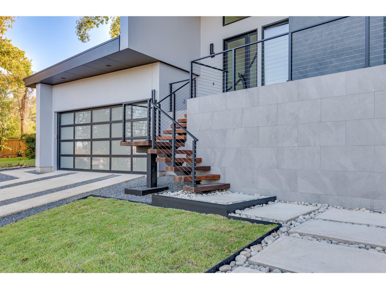 New Construction Luxury Lease in Central Austin with Guest House