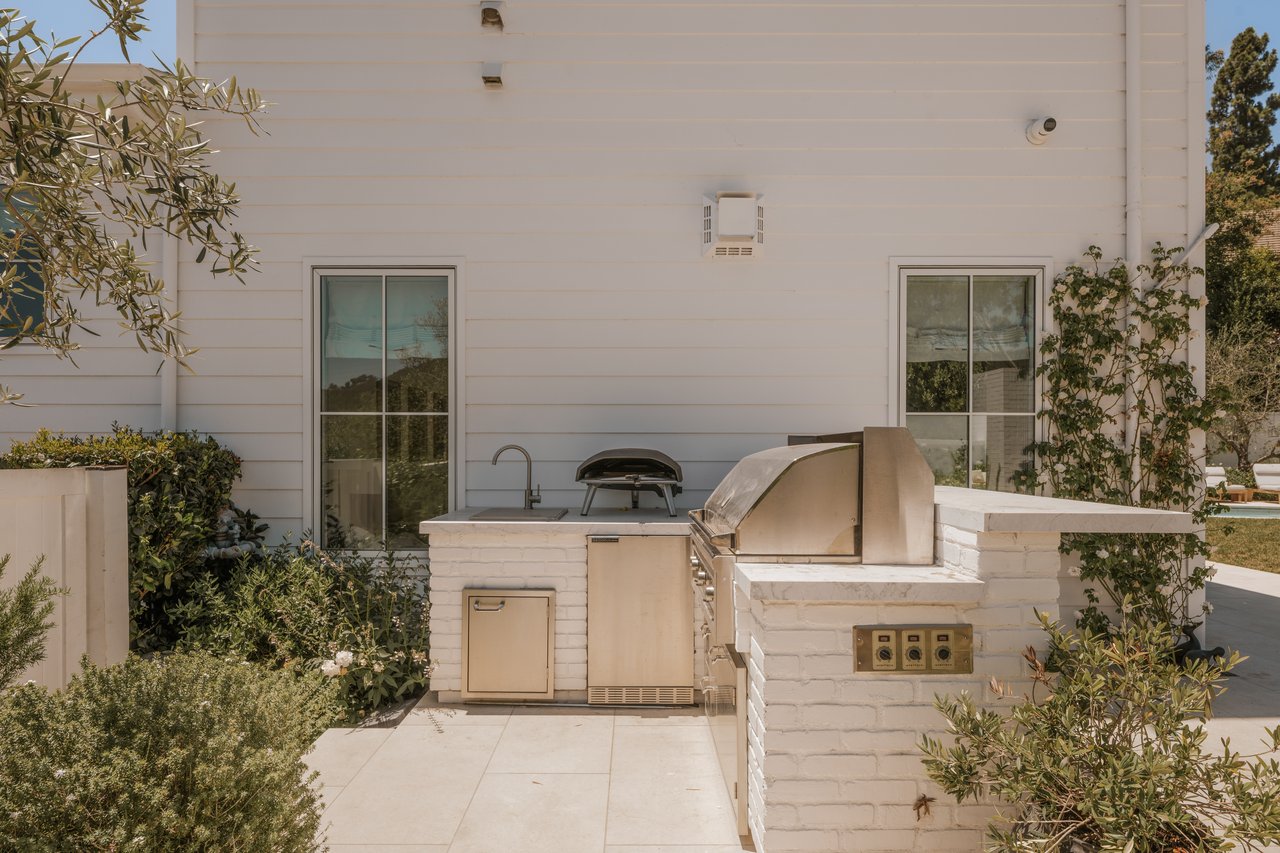 Brentwood Off-Market 