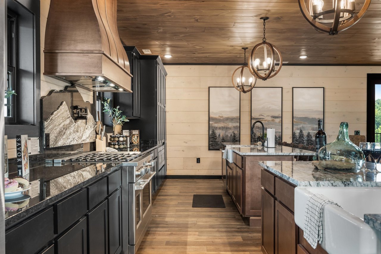 1362 Rambling Creek Way