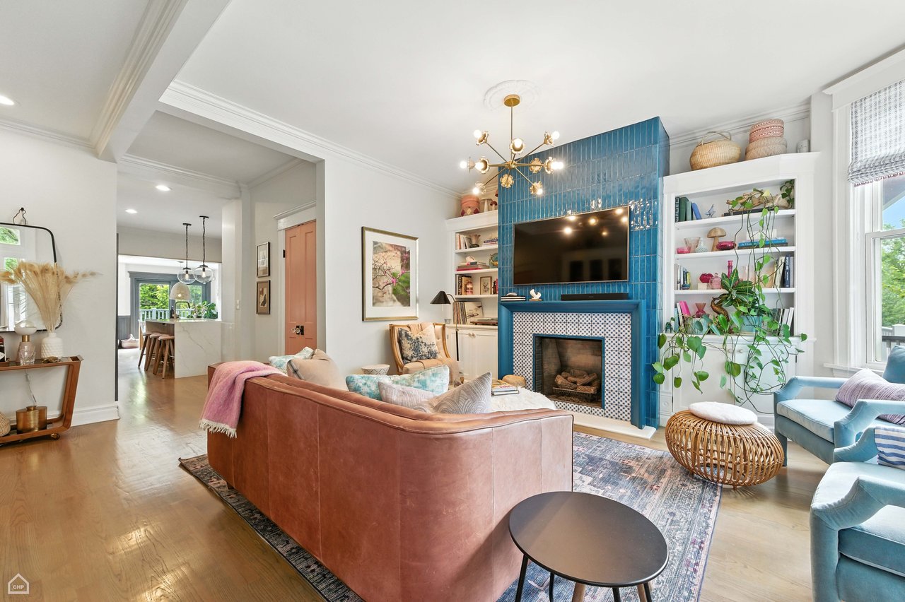 3539 N Hoyne Ave , Chicago, IL 60618