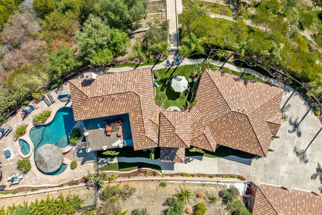21128 Via Los Laureles