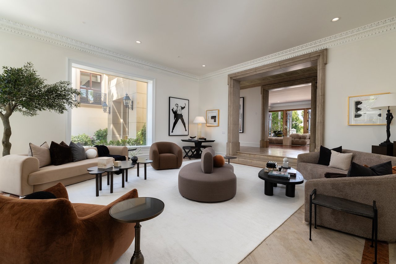 3364 Clerendon Rd, Beverly Hills