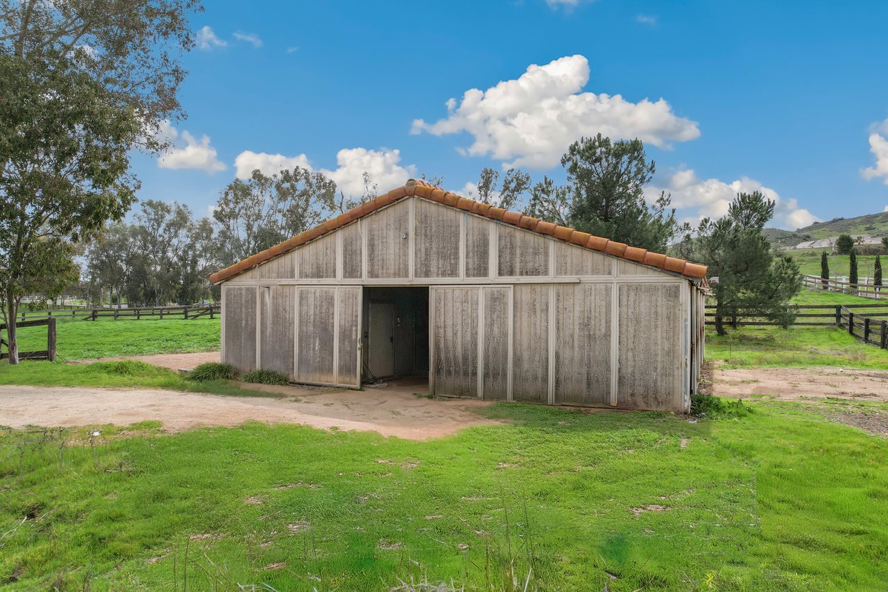 20425 Avenida Castilla