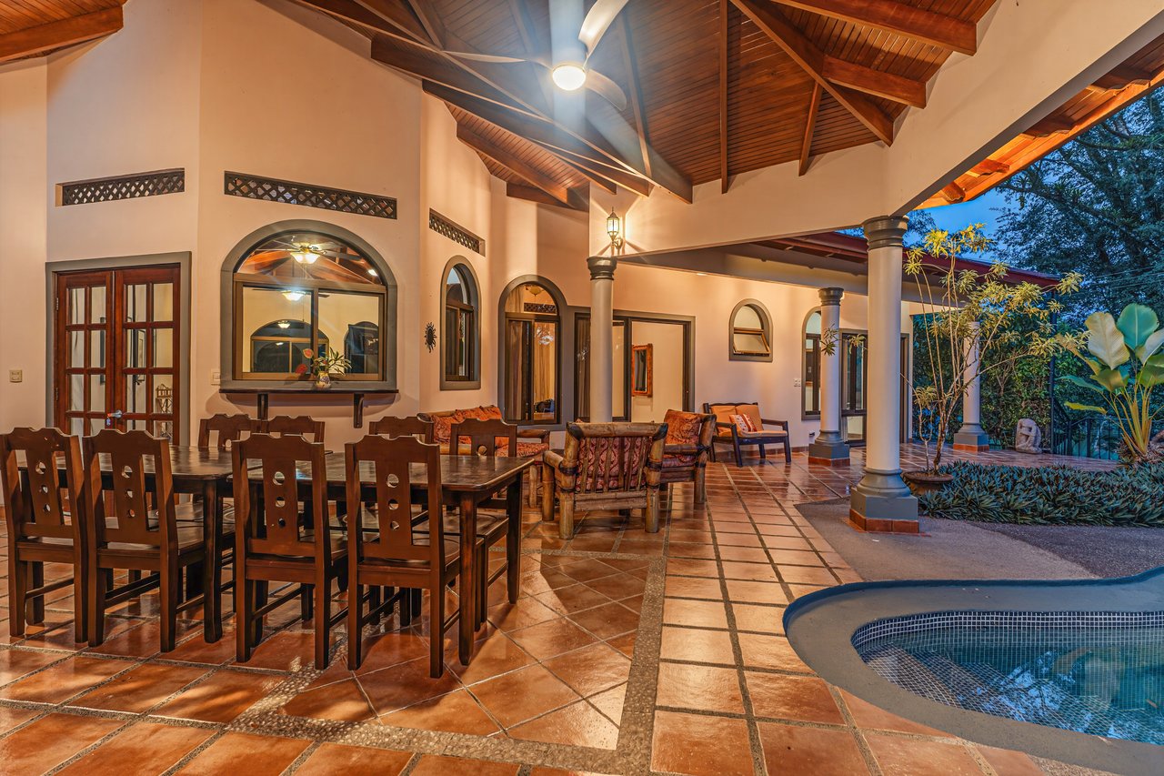 Ojochal Tropical Retreat | 4 Ensuite Bedrooms, Pool & Outdoor Living