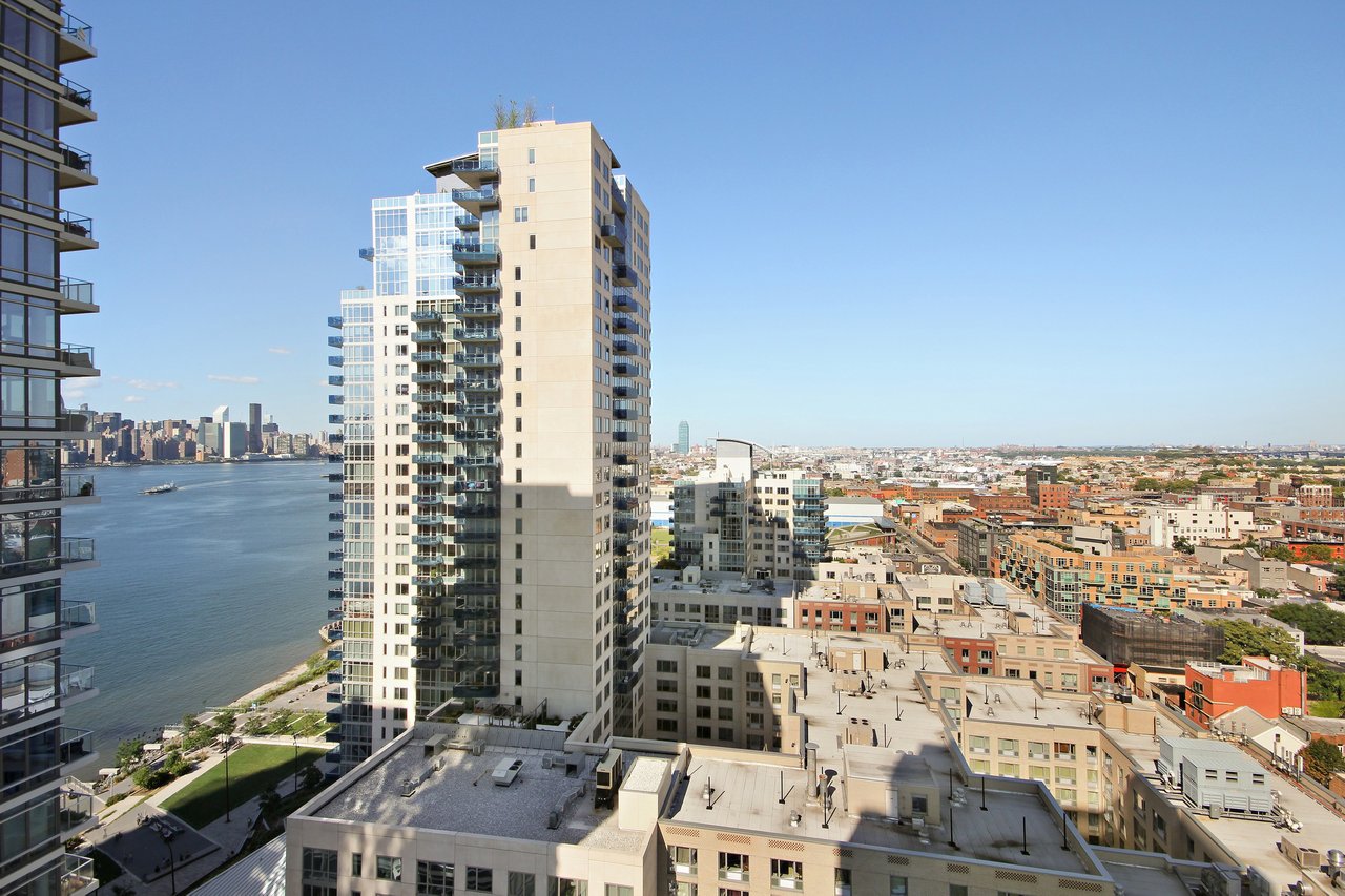 1 NORTHSIDE PIERS Unit: 20J