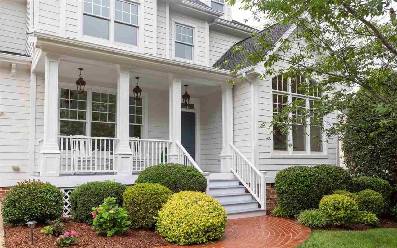 305 Old Larkspur Way