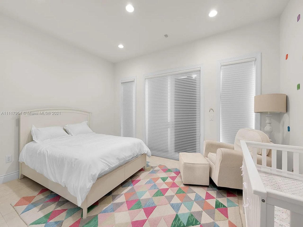 208 Costanera Rd