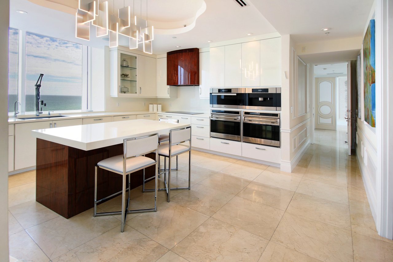 18101 Collins Ave #1109