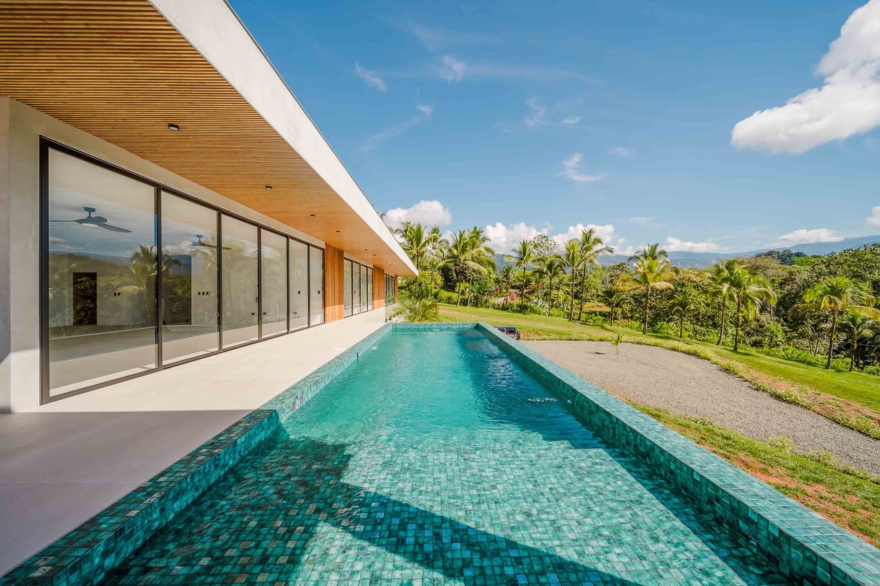 Finca Tranquila Brand New Luxury Residence