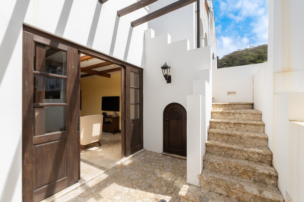 36 Plaza Carlota | Elegant Rooftop Flat with Ocean & Mountain Views in Downtown Las Catalinas