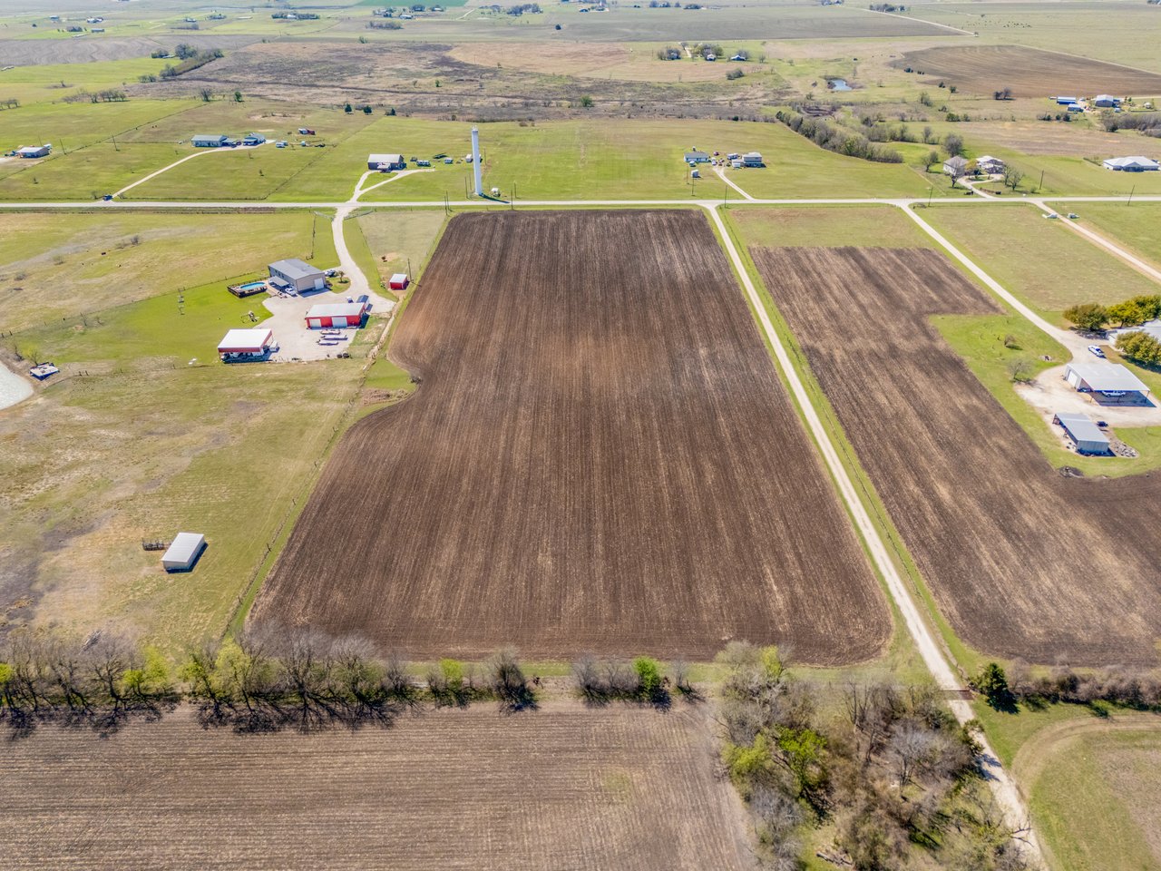 1295 County Road 432 Rd, Taylor Texas 76574