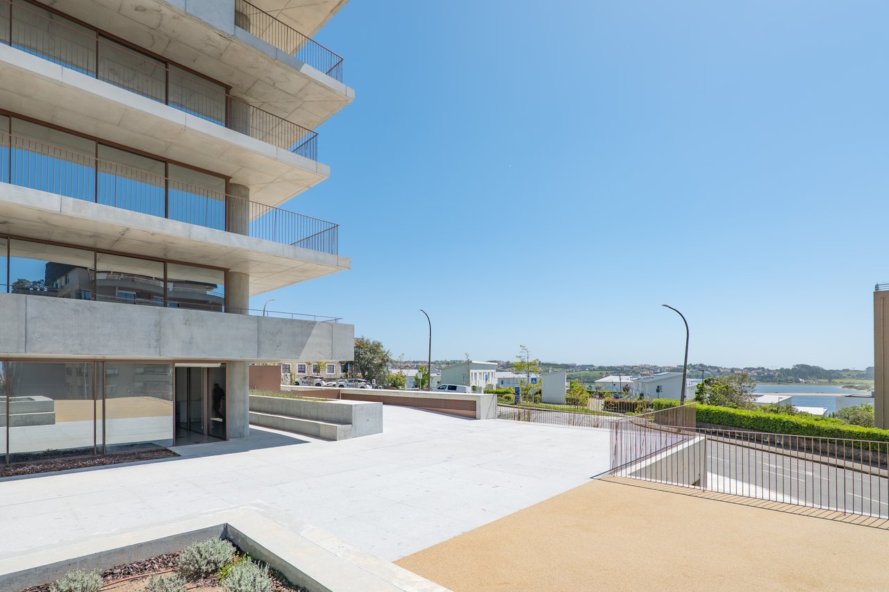 3-Bedroom Apartment with Panoramic Ocean & River Views in the iconic Foz do Douro's New Landmark - Miramar Tower 
