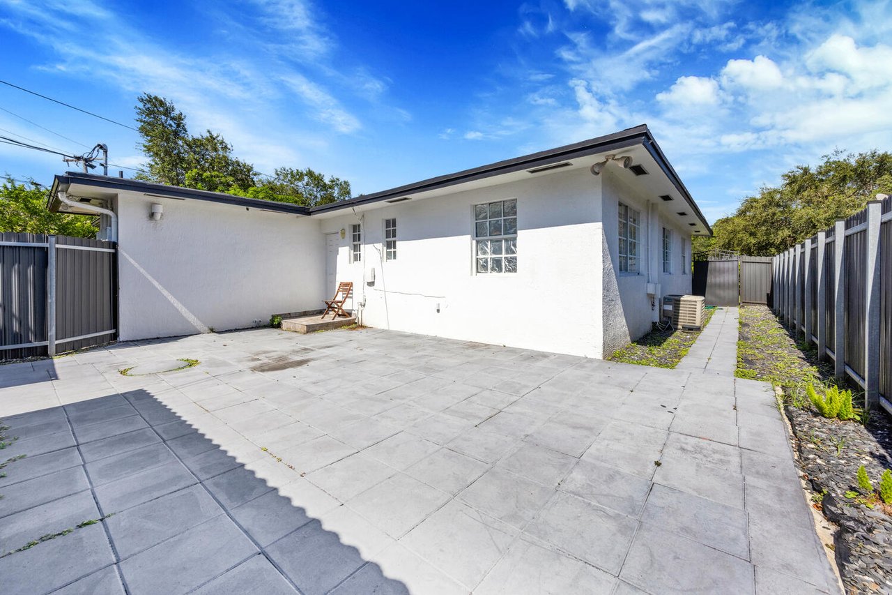 Calling All Investors - Pinecrest Duplex For Sale