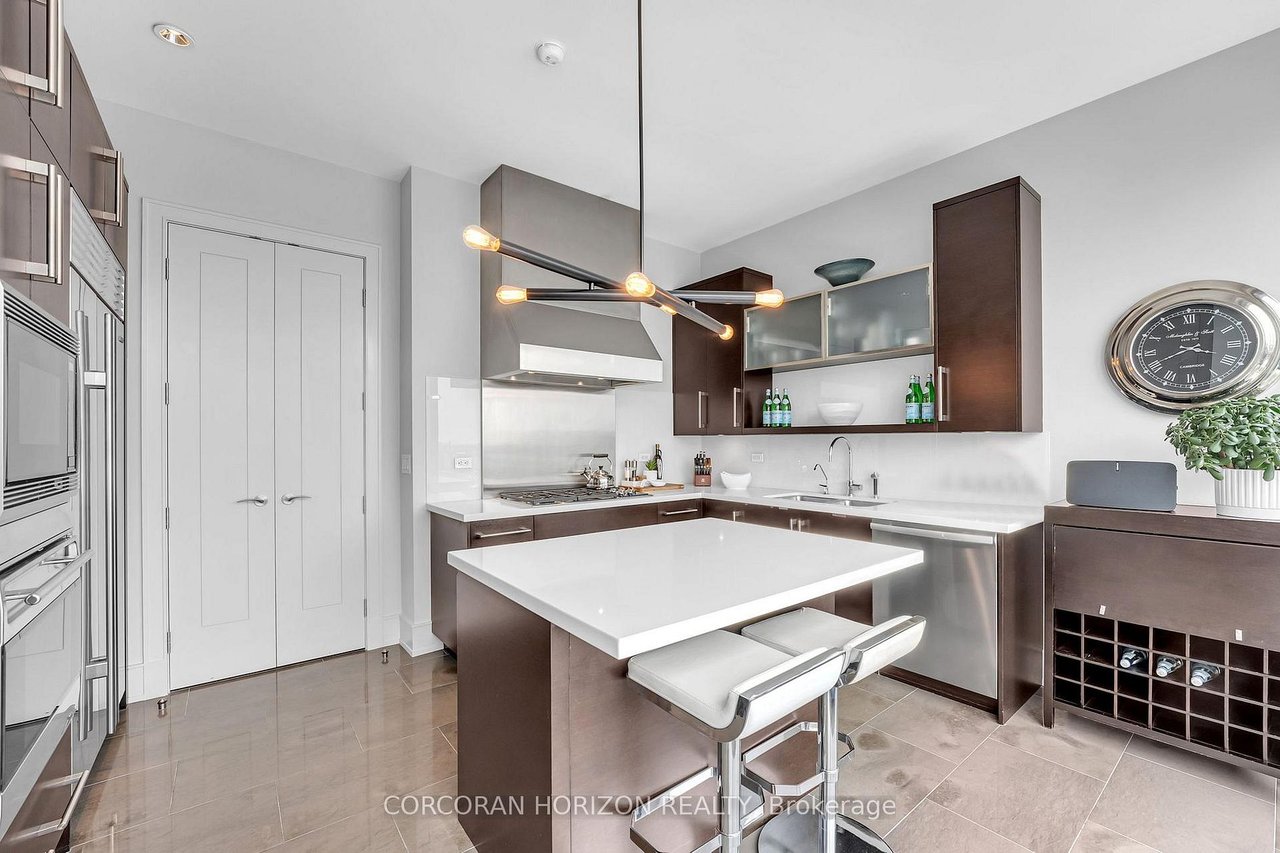 5-STAR LIVING AT THE RITZ