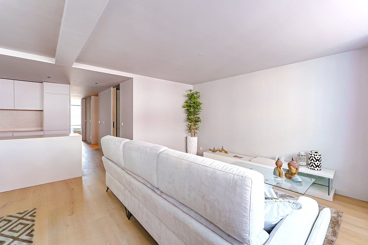 Stylish 2-Bedroom Apartment in the Heart of Lisbon with Exceptional Amenities