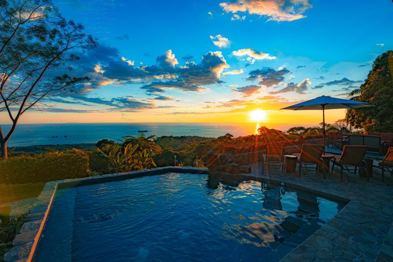 CasaPor Fin,Where the Rainforest Meets the Sea - Oceanview Luxury Estate