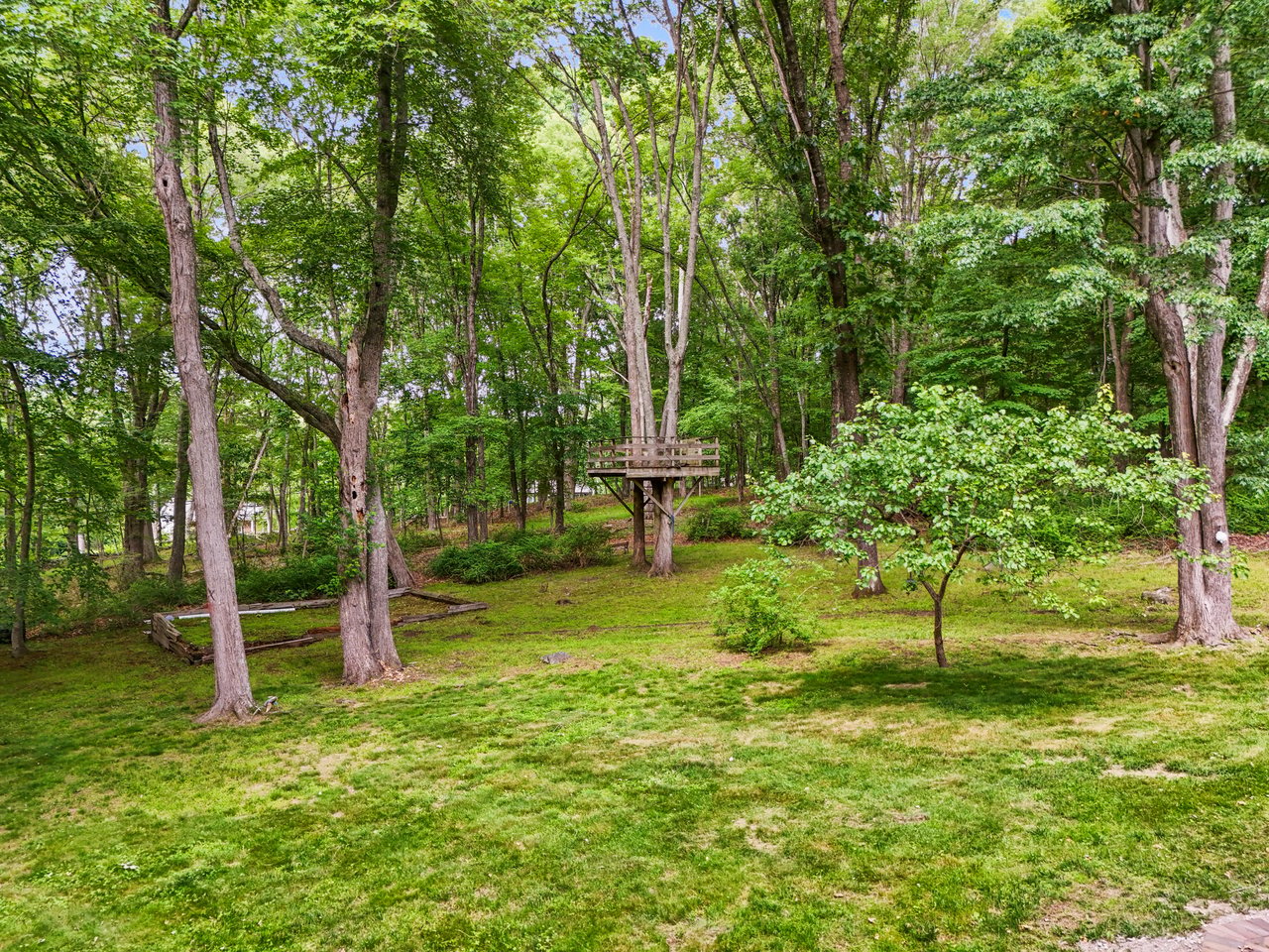 11 Upper Lakeshore Drive