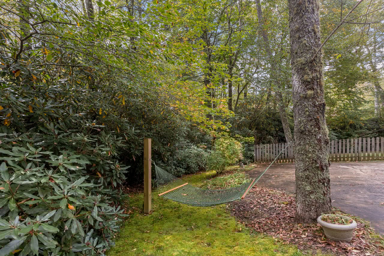 75 Hickory Dr