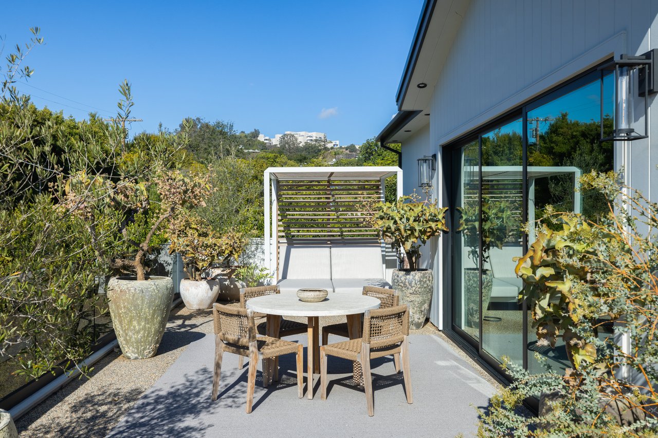 455 N Bundy Dr, Brentwood