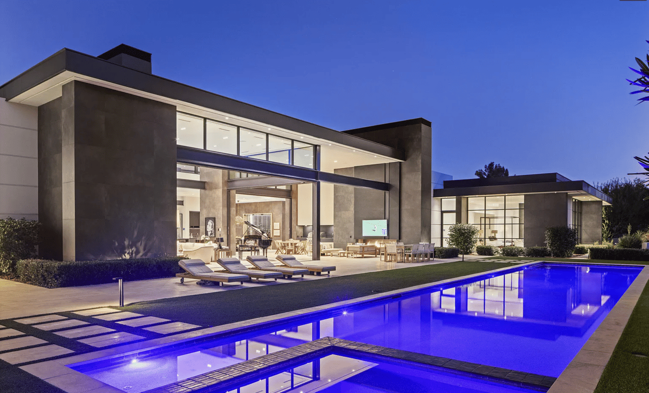 Luxury modern estate with resort like backyard in Paradise Valley Arizona