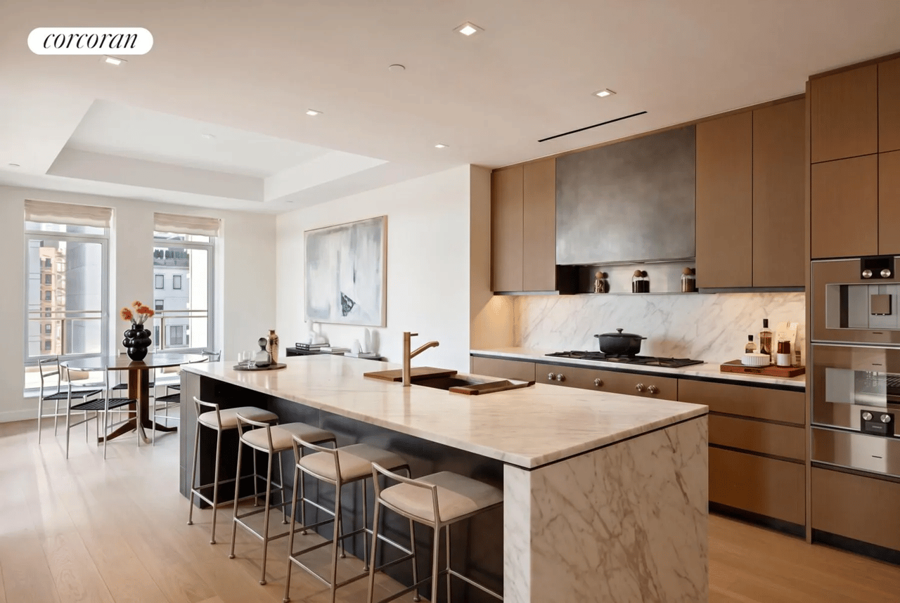 555 West 22nd Street, 11AW