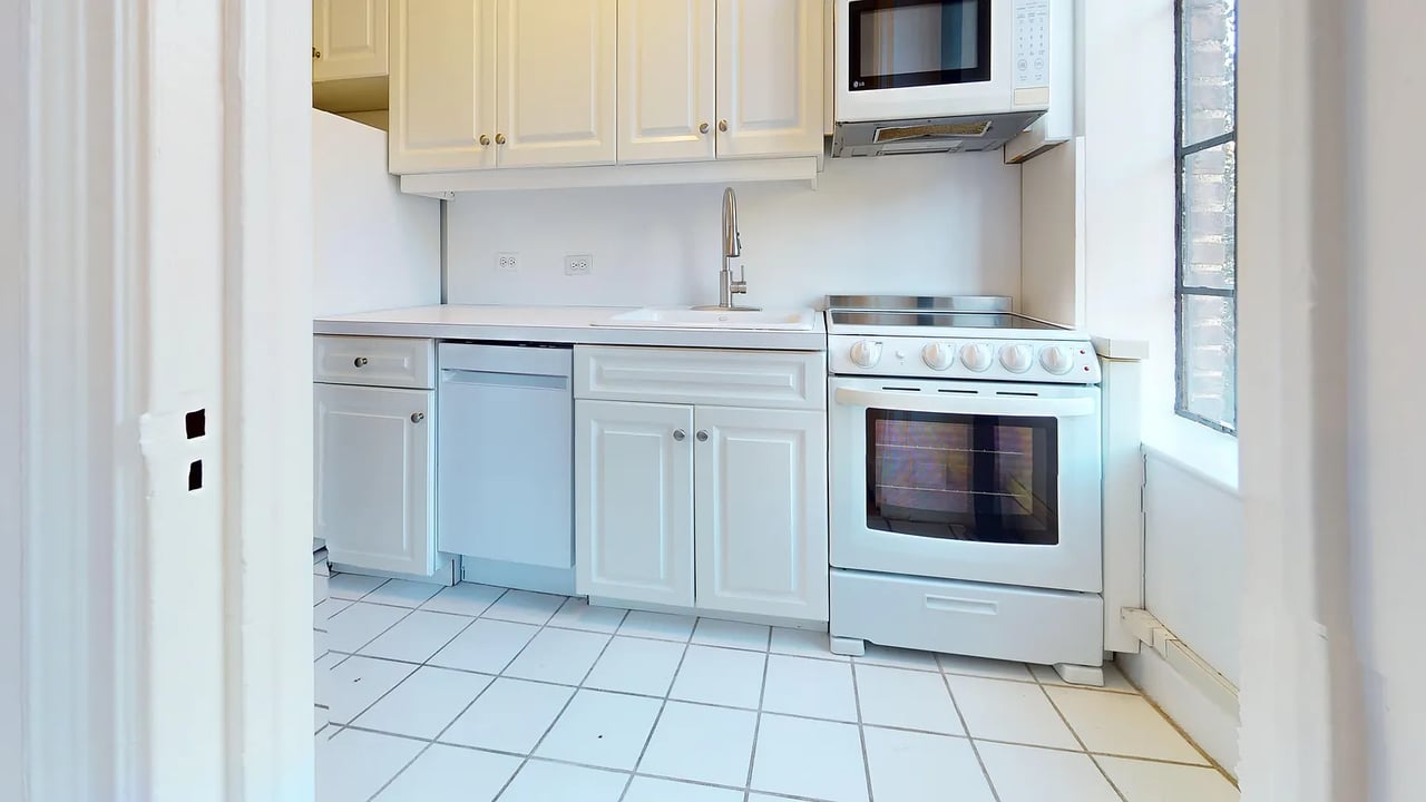 1 Christopher St APT 3G