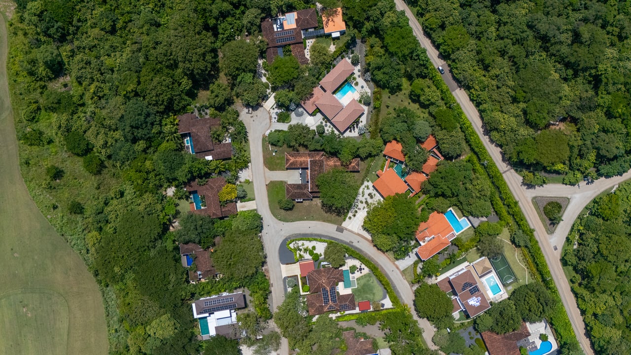 Casa Canto del Agua | Luxury 7-Bedroom Villa with Two Guest Apartments in Hacienda Pinilla’s Reserva de Golf