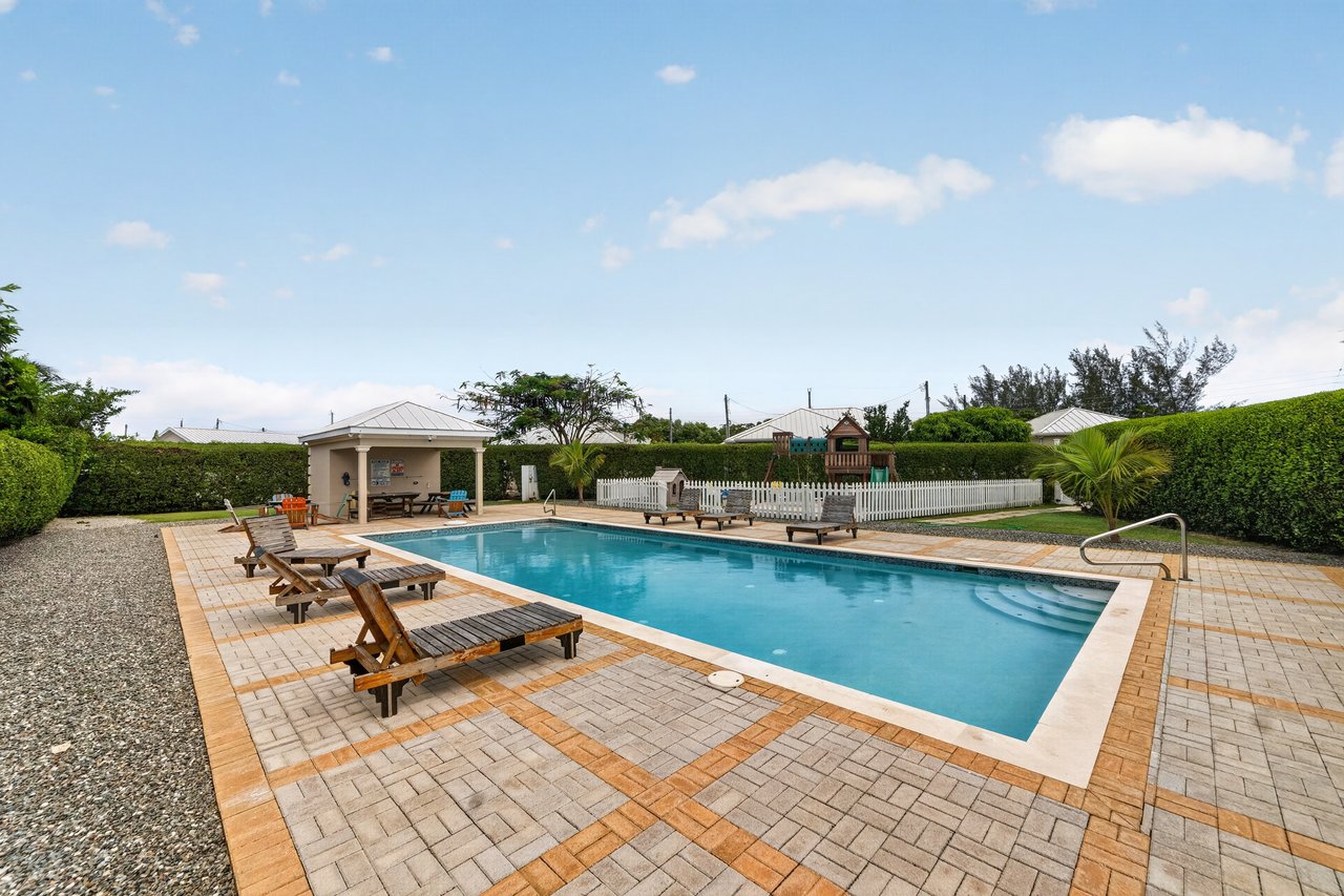 COCONUT VILLAGE 2 BED / 2 BATH IN GATED COMMUNITY