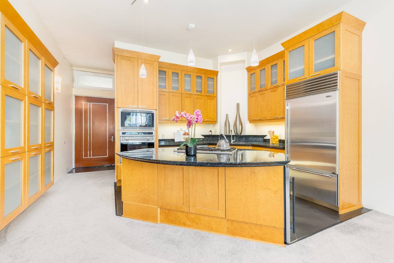 427 Launiu Street Unit #405