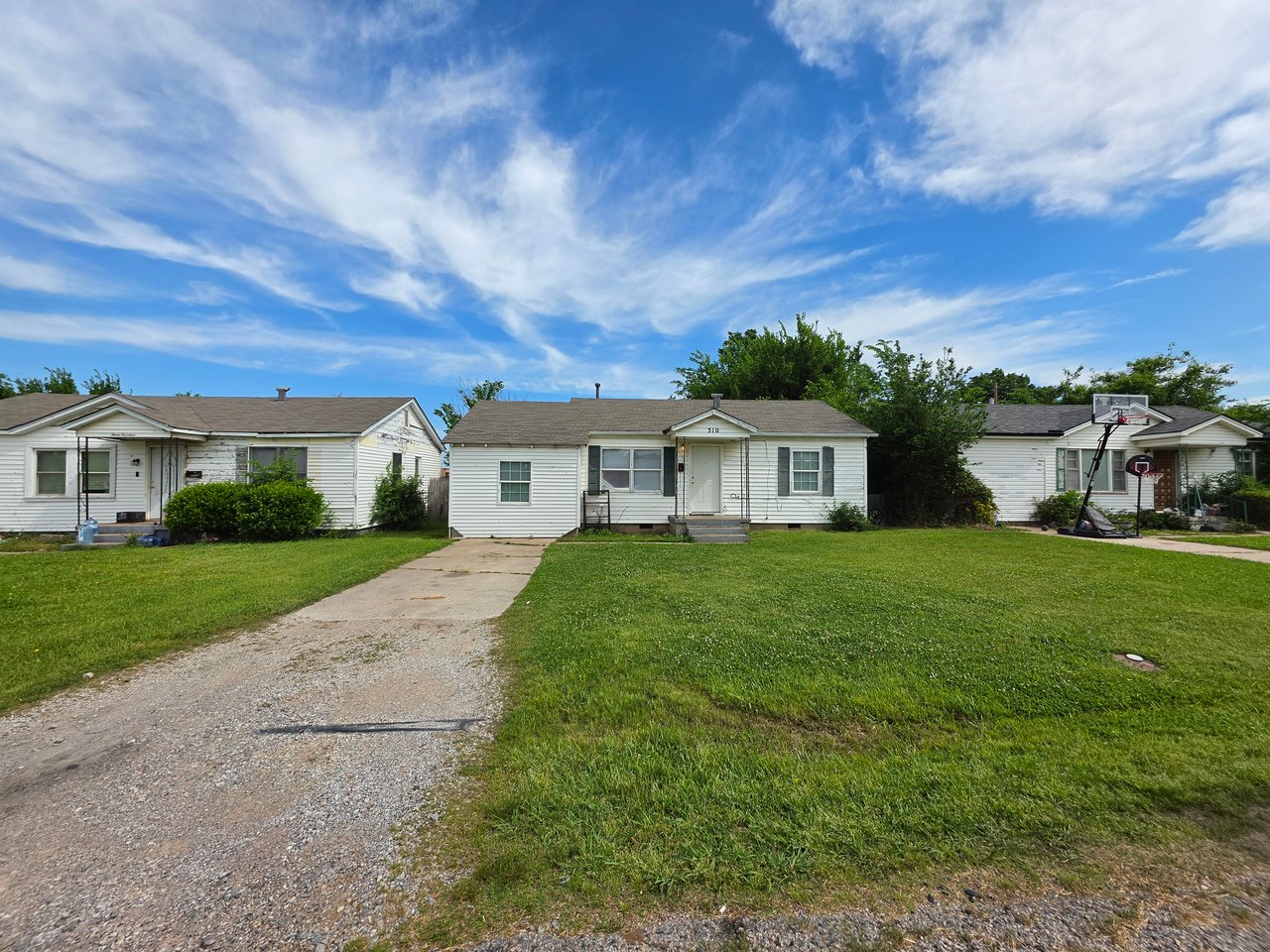 310 W 35th St