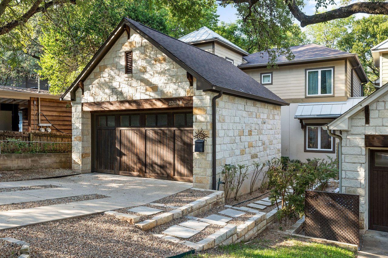 Charming Deep Eddy Retreat in the Heart of Central Austin